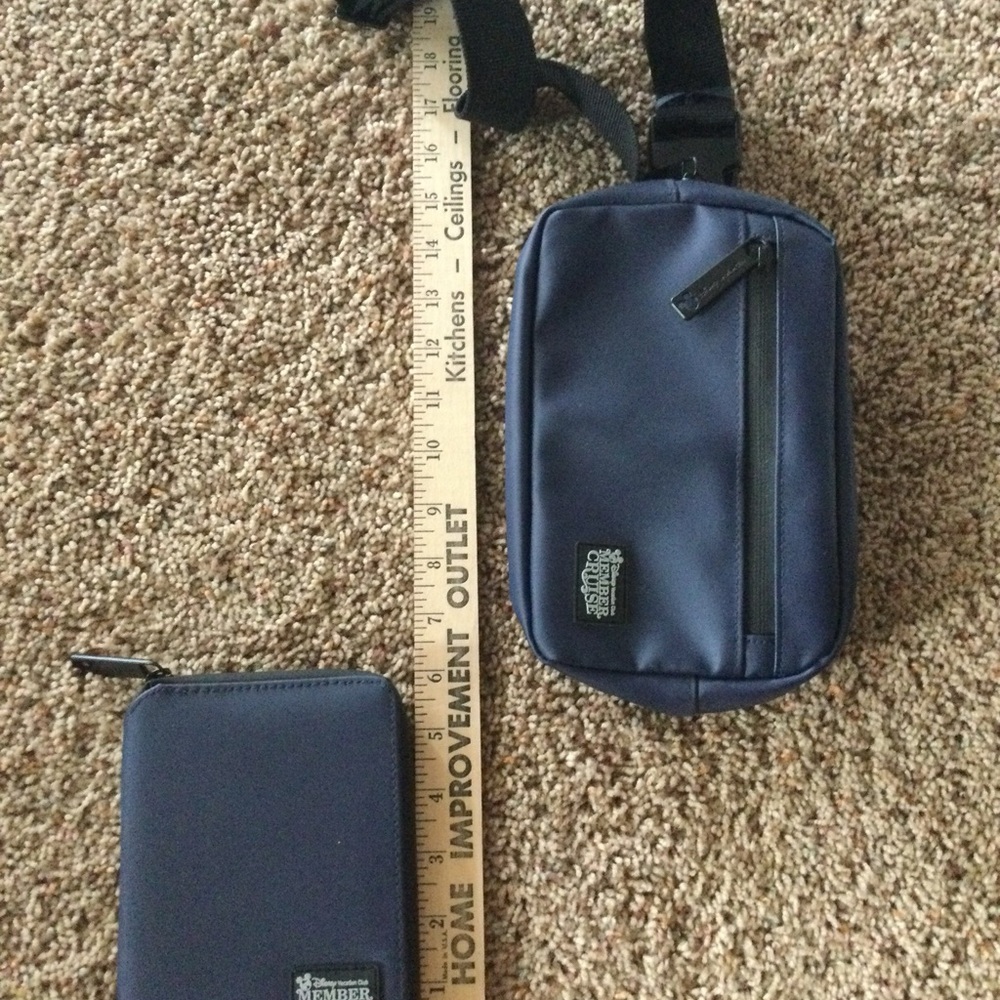 Disney Vacation Club travel bundle.  Back pack, fanny pack and passport wallet - Picture 5 of 6